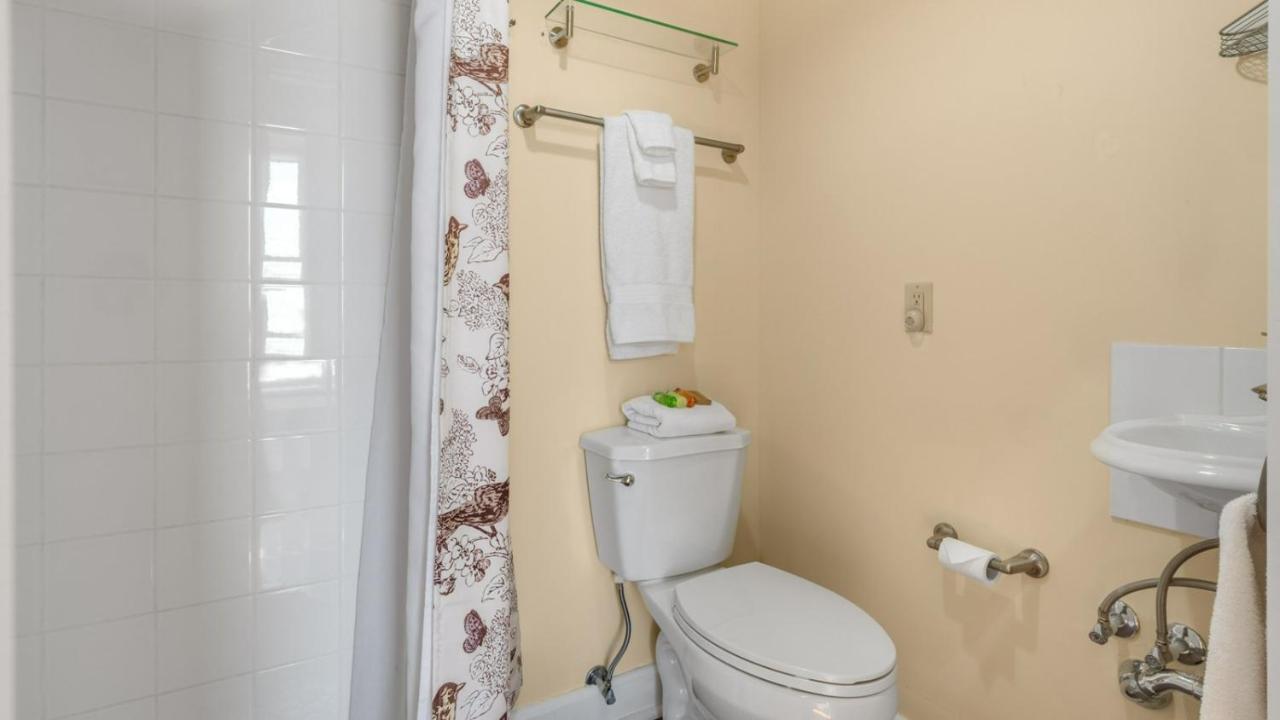 The Woodbridge House Hotel Kingsville Екстериор снимка
