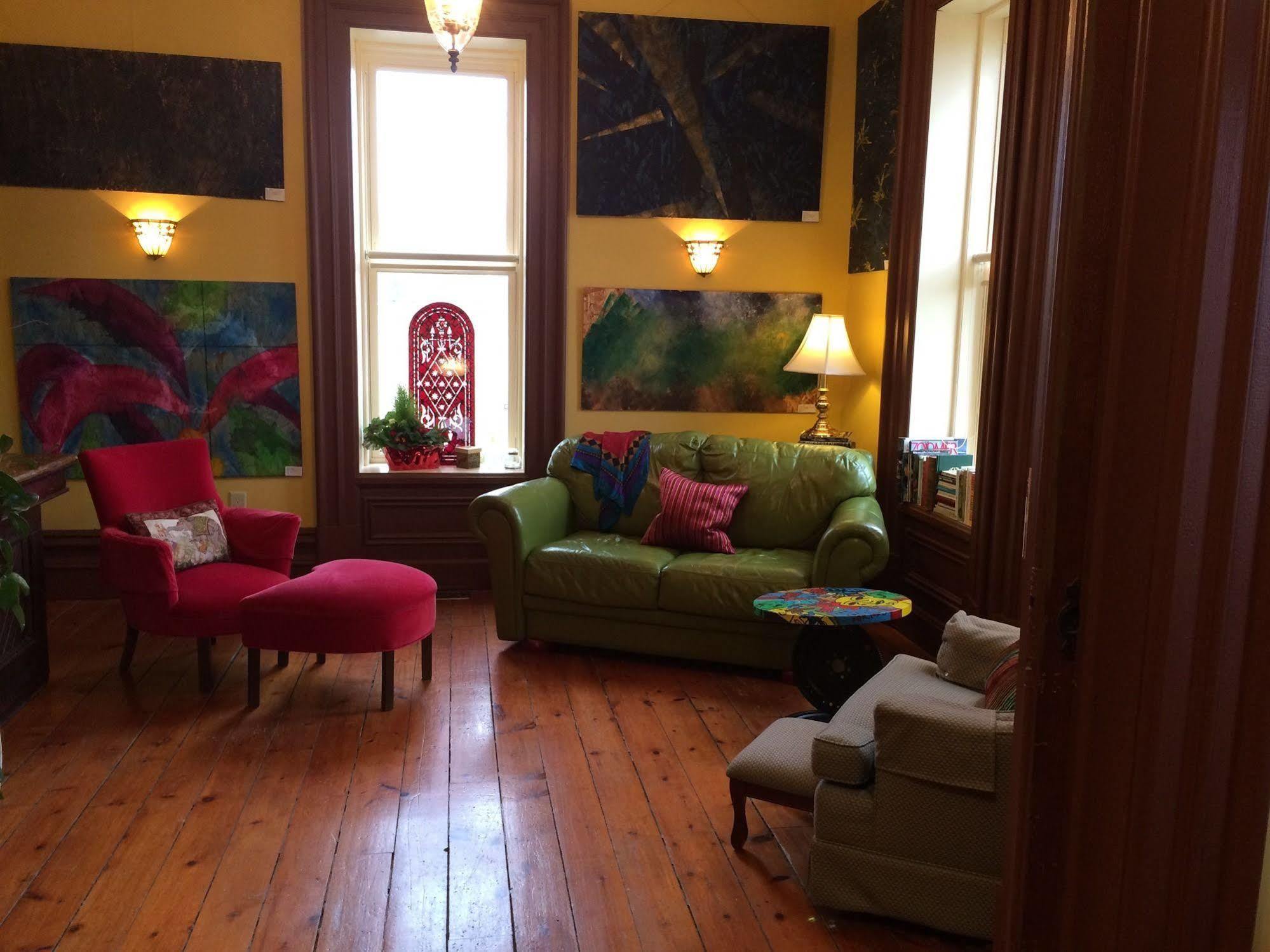 The Woodbridge House Hotel Kingsville Екстериор снимка