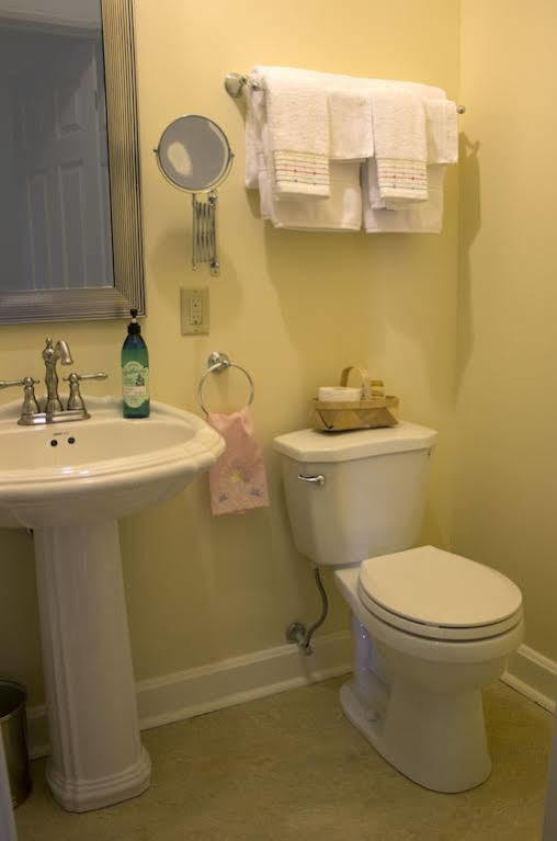 The Woodbridge House Hotel Kingsville Екстериор снимка